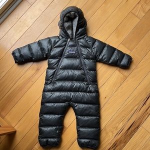 Patagonia Infant Down Sweater Bunting size 3-6 months. Dark Gray